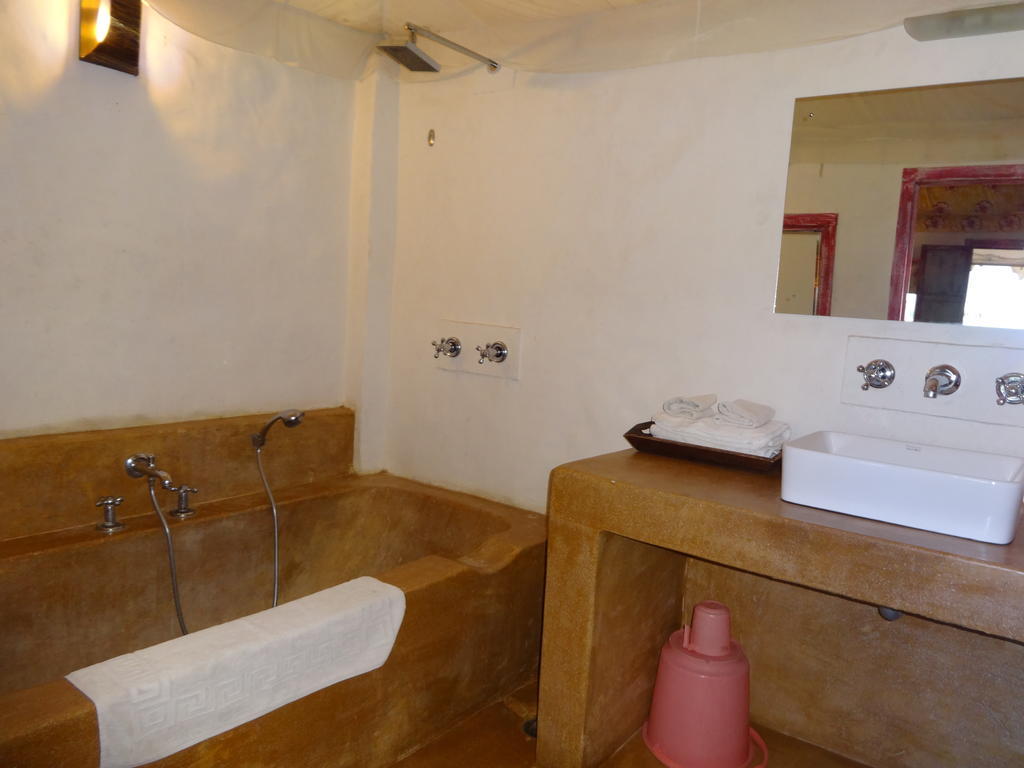 Hotel Raasleela Luxury Camp Udaipur Exterior foto